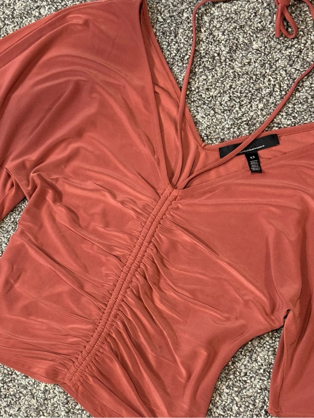 WHBM Rust Ruched V-Neck Women's Top - Picture 3 of 6